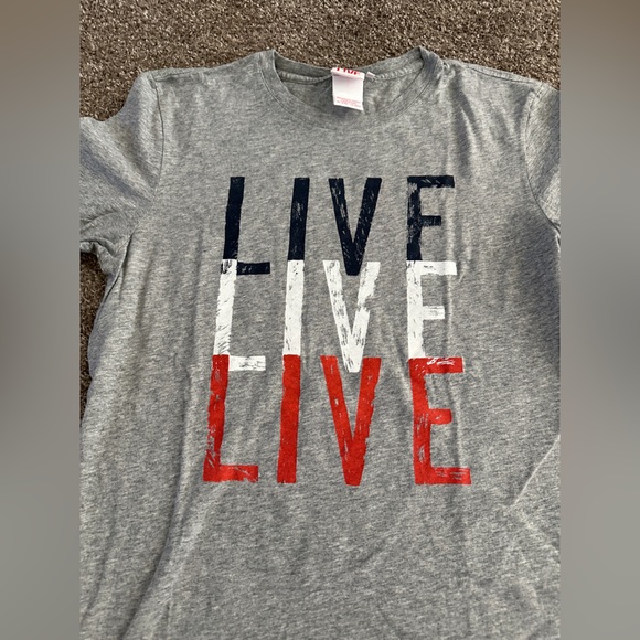 Lacoste short sleeve gray T-shirt ‘live live live’ red, white, & blue medium - Picture 3 of 13